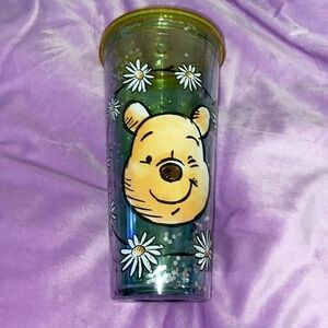 Silver Buffalo Disney Winnie the Pooh Flowers Plastic Confetti Cup with Lid 32OZ